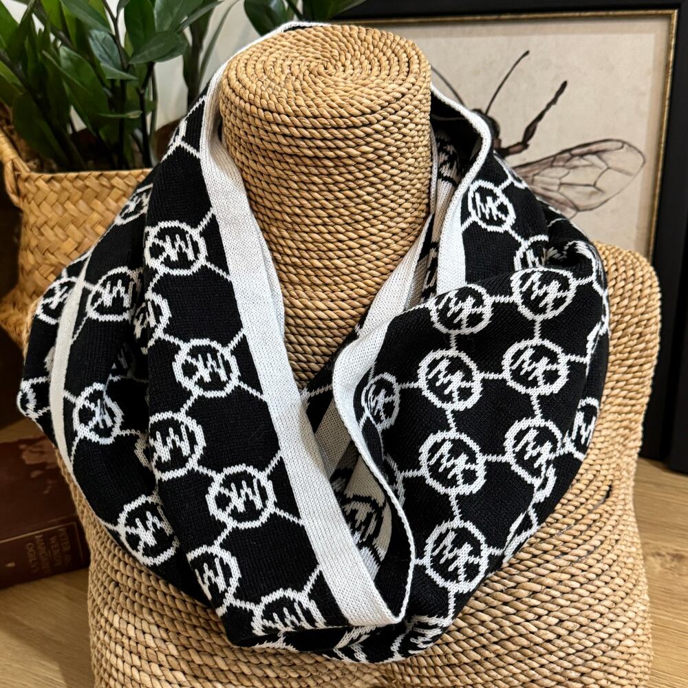 MICHAEL Michael Kors Knit Scarf NEW Infinity Black White Jet Set Logo
